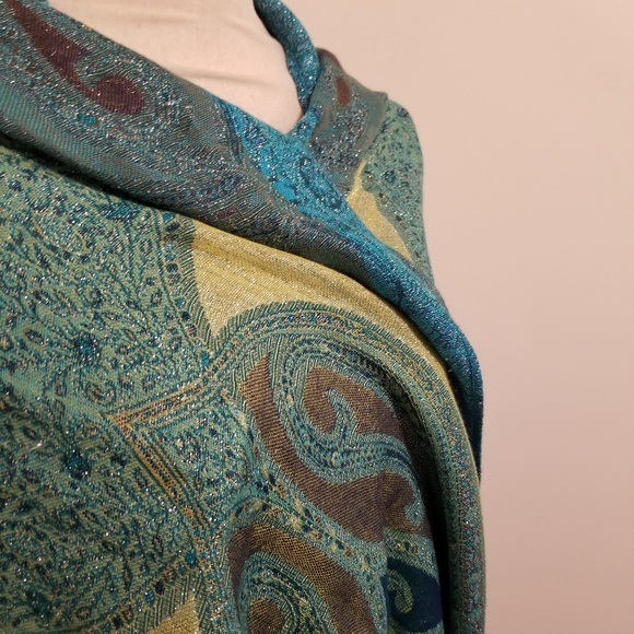 Shimmery Pashmina Scarf - Picture 4 of 4